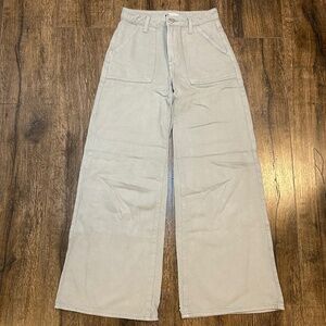 Jeans Size 25 high rise/ Wide leg